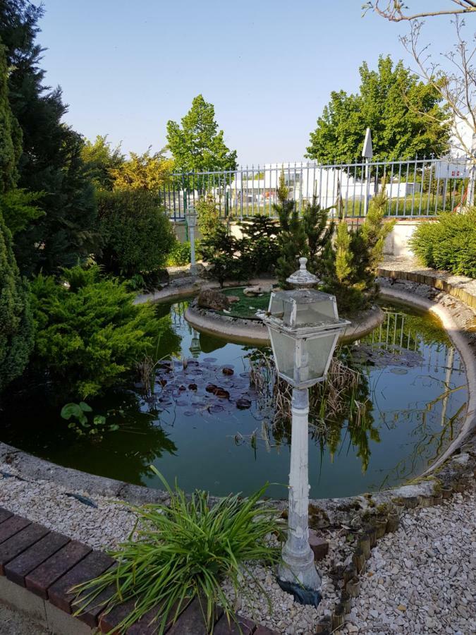 pepiniere Villa Nogent-sur-Seine Exterior foto